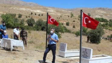 PKK TARAFINDAN ŞEHİD EDİLEN GÜNEYBAŞI KÖYÜ ŞEHİTLERİ TÖRENLE ANILDI