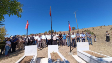 GÜNEYBAŞI ŞEHİTLERİ DÜZENLENEN TÖRENLE ANILDI