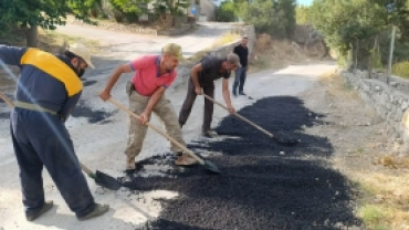 YOL BAKIM ÇALIŞMALARI ARALIKSIZ DEVAM EDİYOR