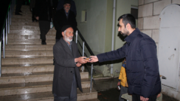 Çemişgezek Belediyesi Berat Kandili Dolayısıyla Kandil Simiti Dağıttı