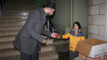 Çemişgezek Belediyesi Berat Kandili Dolayısıyla Kandil Simiti Dağıttı