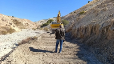 Menekşe Deresi içme suyu hattı yenileme çalışmalası